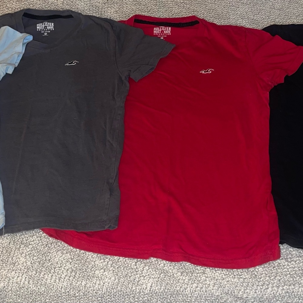 Hollister Red Short Sleeve Tee